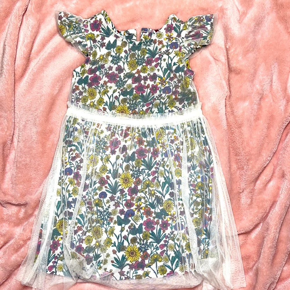 NWOT Never been worn BEAUTIFUL Floral/tulle veil